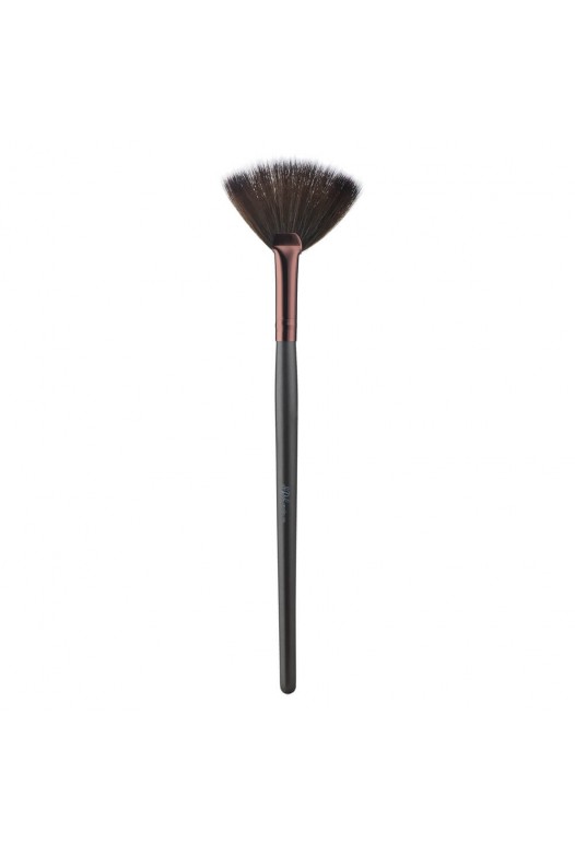 Fan Brush (to clear the skin of any excess product)